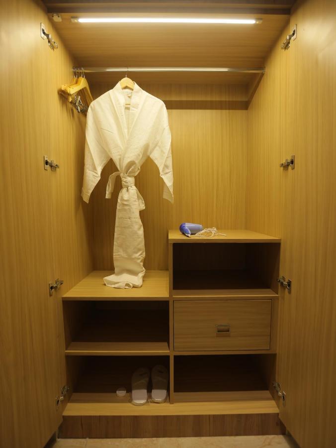 Clarks Inn Express, Dehradun Zewnętrze zdjęcie